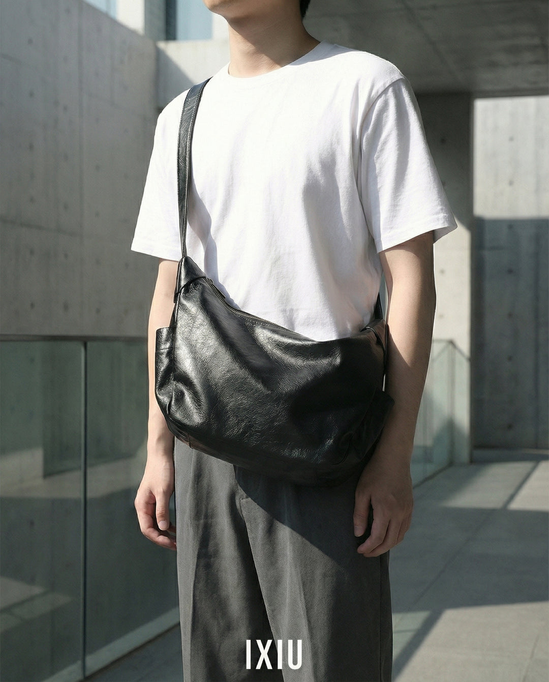 【都会の艶】プレミアムPUレザー・ムーンメッセンジャー（韓国ミニマル）