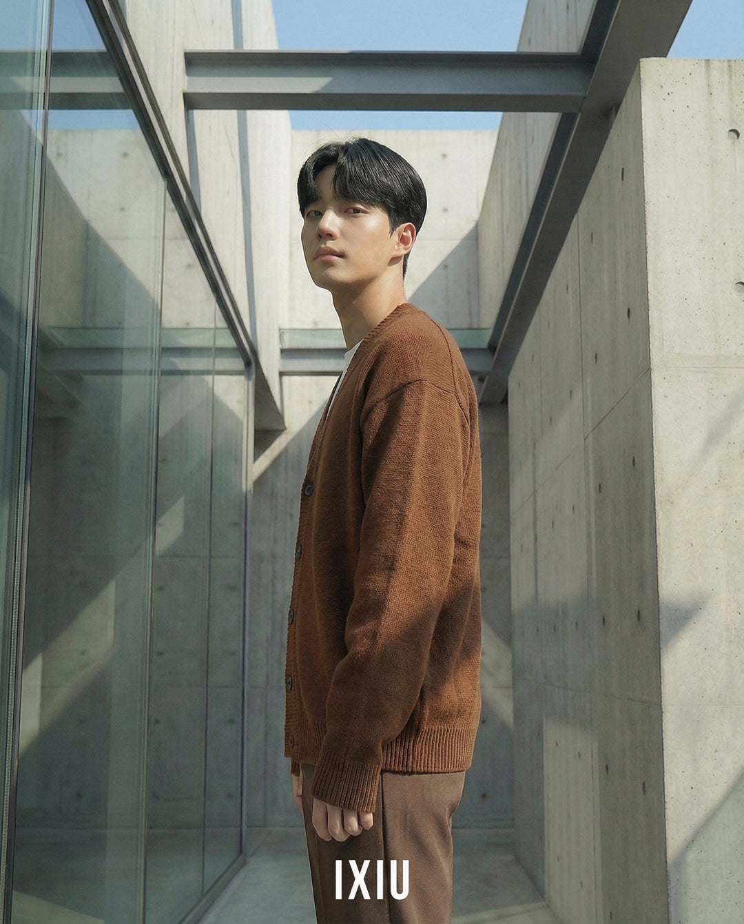 【静かなる品格】Vネック・オールドマネー・ニットカーディガン（韓国ミニマル）