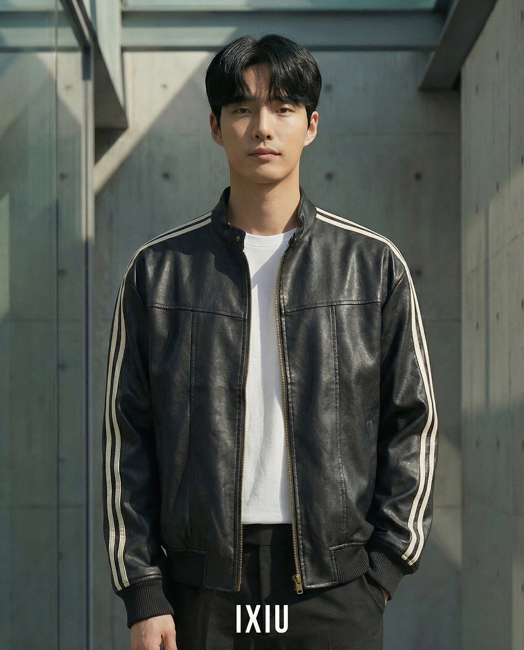 【ハイクラス】プレミアム・ヴィーガンレザー・スタンドカラーブルゾン（韓国ミニマル）