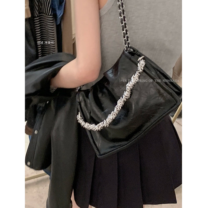 Korean Pleated Chain Shoulder Bag – Retro Underarm Handbag for Fall/Winter (Available in 4 Colors)