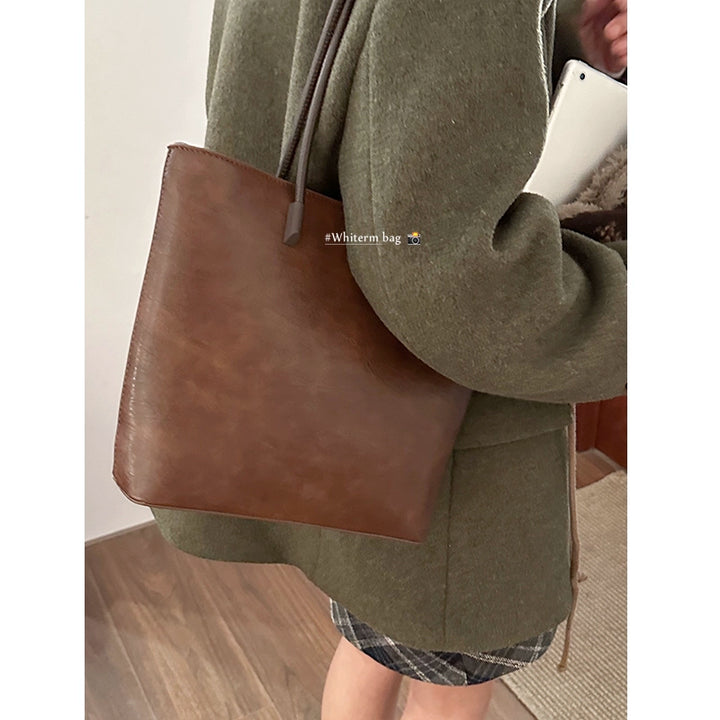 Korean-Style Commuter Tote Bag – 2025 Fall/Winter Large Capacity Shoulder Handbag for Women (Available in 3 Colors)