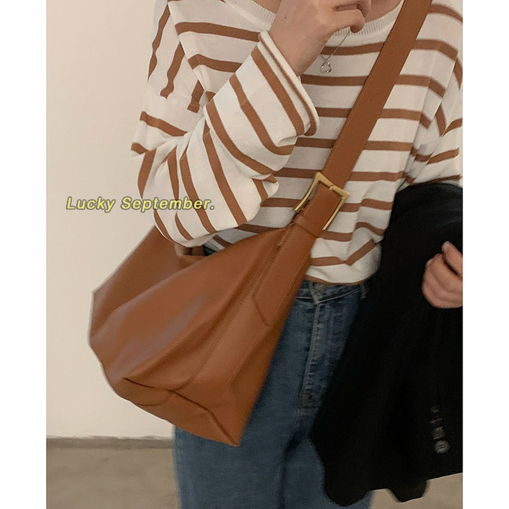 Korean-Style Large Capacity Tote & Shoulder Bag – 2025 Casual Crossbody Commuter Bag for Women (Available in 3 Colors)