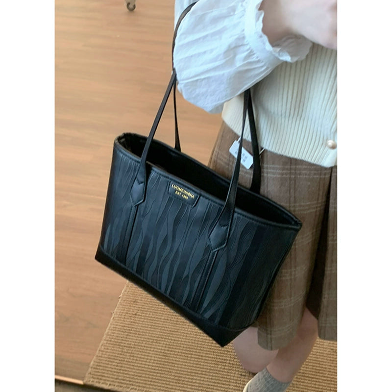 Korean Chic Large-Capacity Tote Bag – Elegant Commuter Shoulder Handbag (Available in 3 Colors)