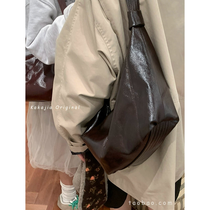 韩版复古新月形单肩包-简约大容量腋下斜挎包（4色可选）