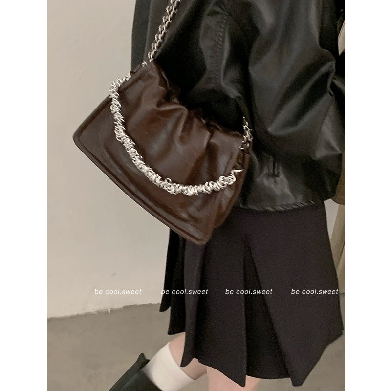 Korean Pleated Chain Shoulder Bag – Retro Underarm Handbag for Fall/Winter (Available in 4 Colors)