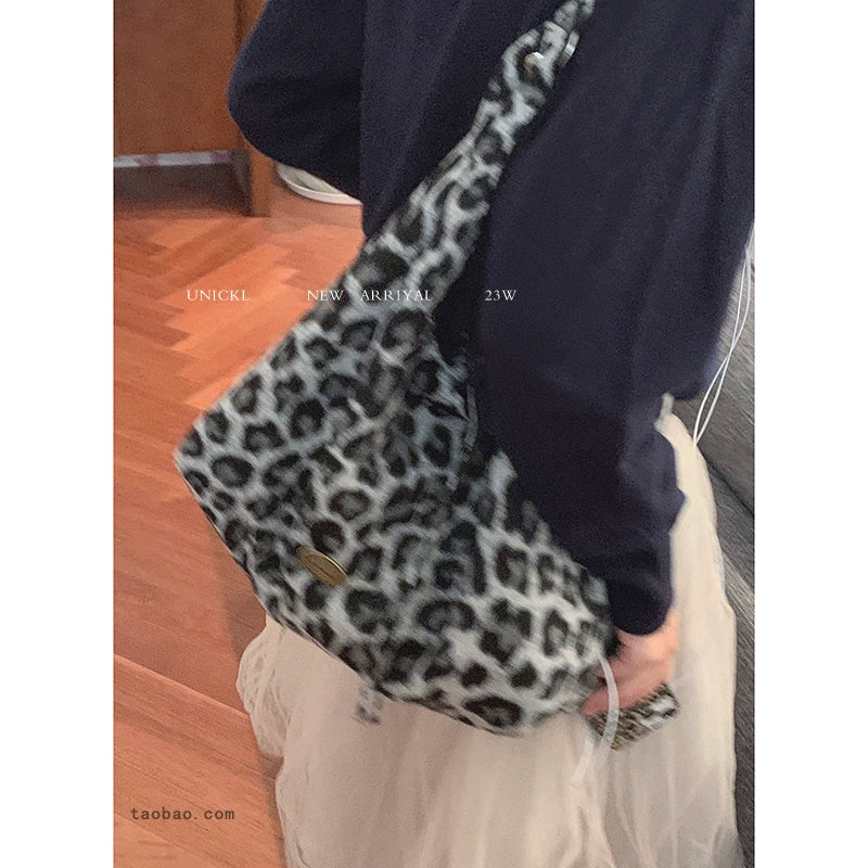 Korean Leopard Print Wool Tote Bag – Trendy Large Capacity Shoulder Bag (Available in 2 Colors)