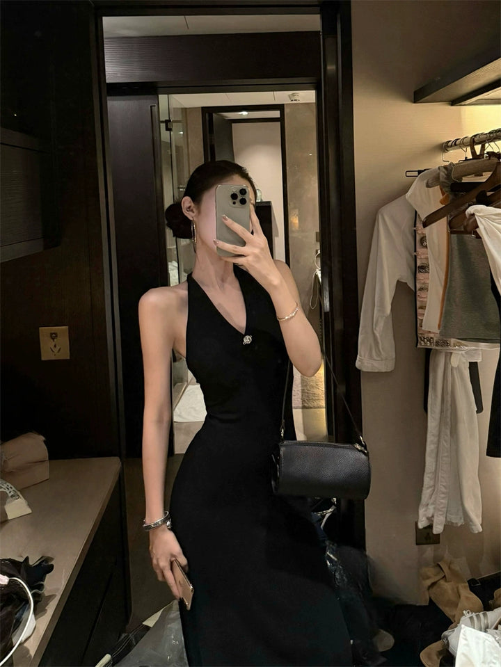 设计感露背挂脖连衣裙女夏季御姐风修身礼服长裙黑色气质包臀裙子