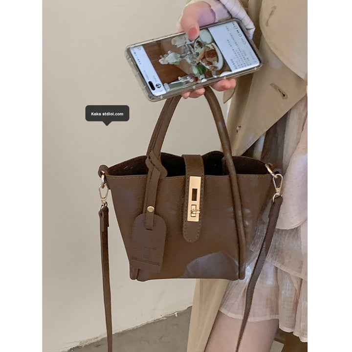 韩式复古水桶单肩包 – 2025 秋冬简约时尚手提包（4 种颜色可选）